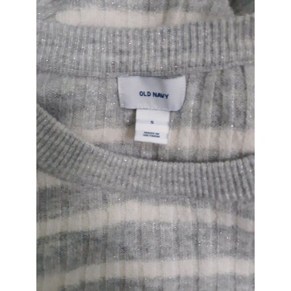 Old Navy sweater - Picture 4 of 4